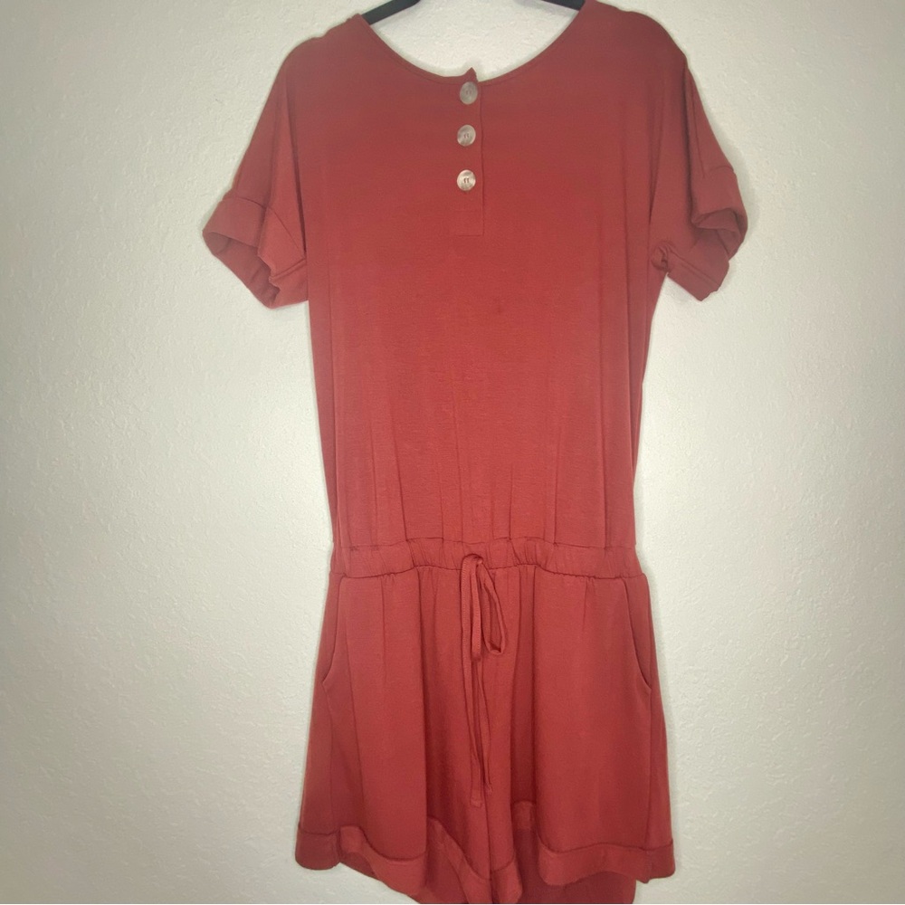 Zenana Romper Burgundy-Rust 1/4 Button Down Drawstring Pockets Women's L NWOT